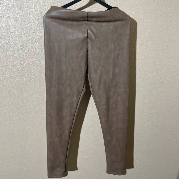 Sold - Picture 1 of 5